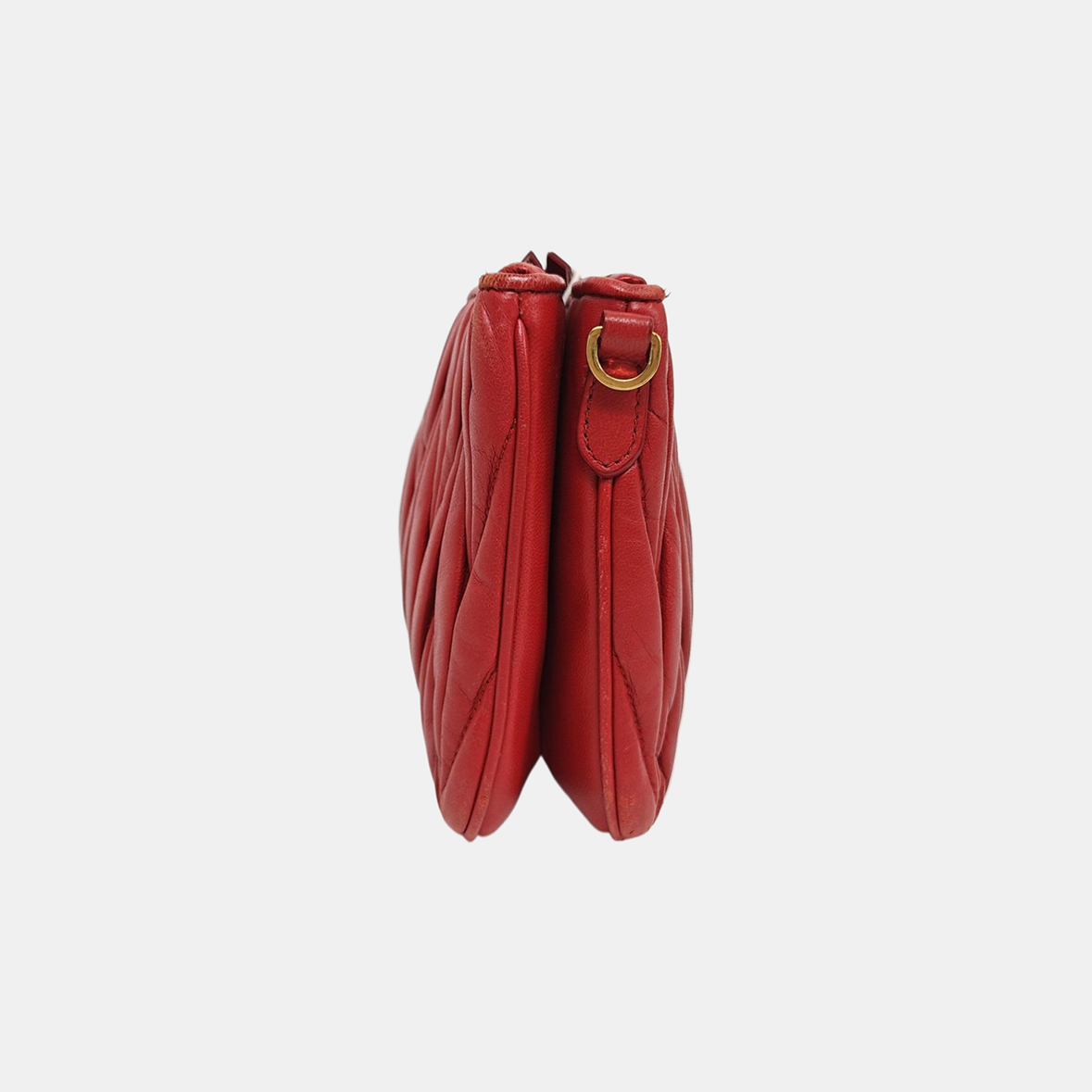 Authenticated pre-owned  Matelassé Lambskin Red - Shoulder Bag at Looply