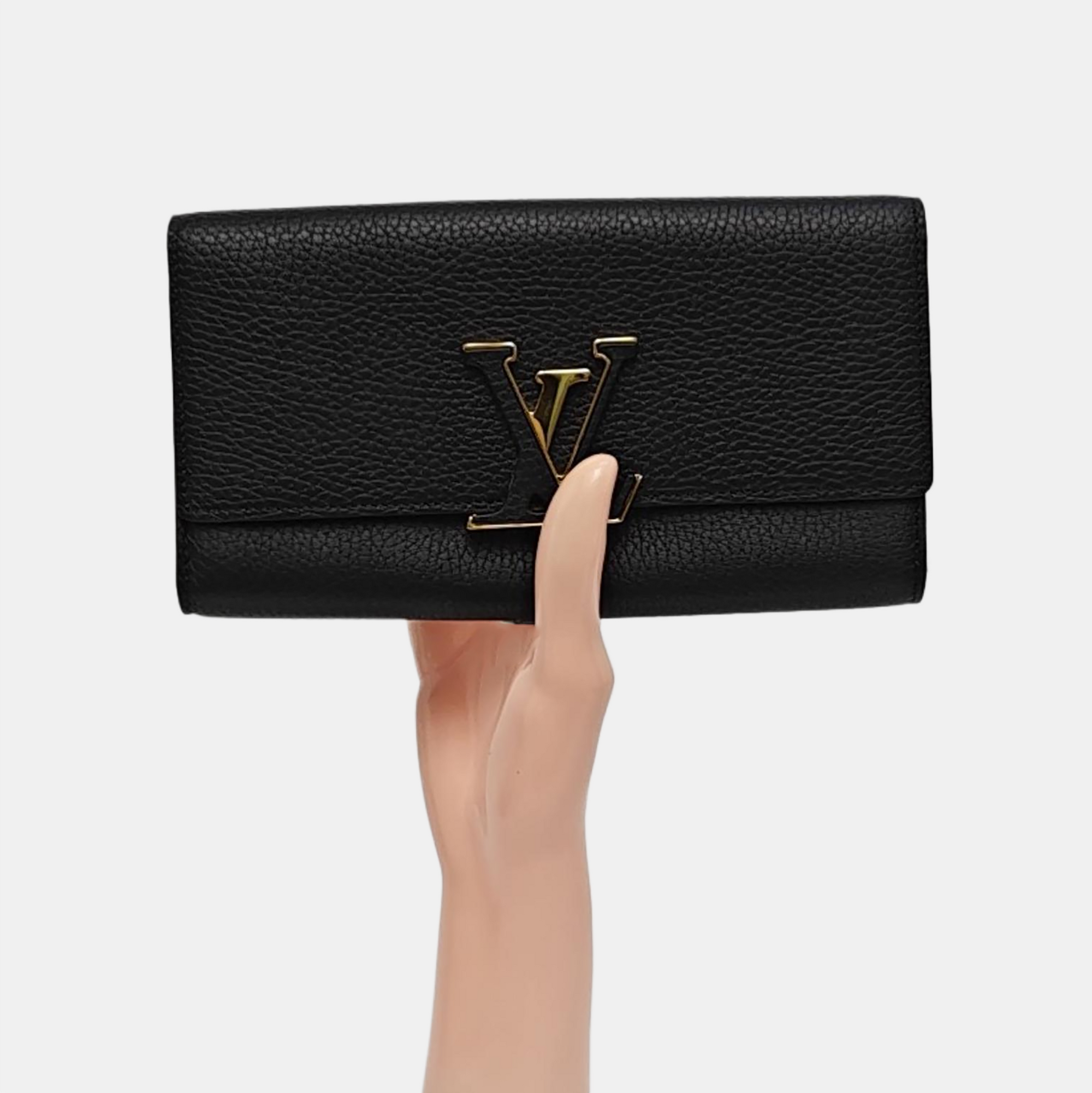 Authenticated pre-owned  Capucines Monogram Calfskin Black Wallet - Wallet at Looply