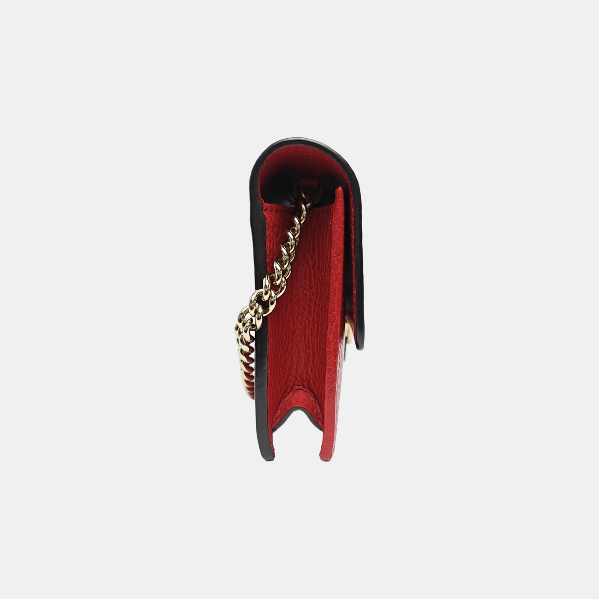 Authenticated pre-owned  Interlocking G Calfskin Red - Shoulder Bag at Looply