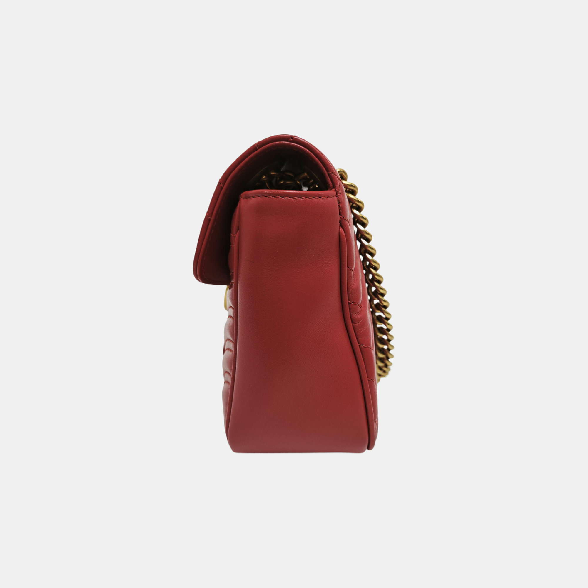 Authenticated pre-owned  GG Marmont Medium Calfskin Red - Shoulder Bag at Looply