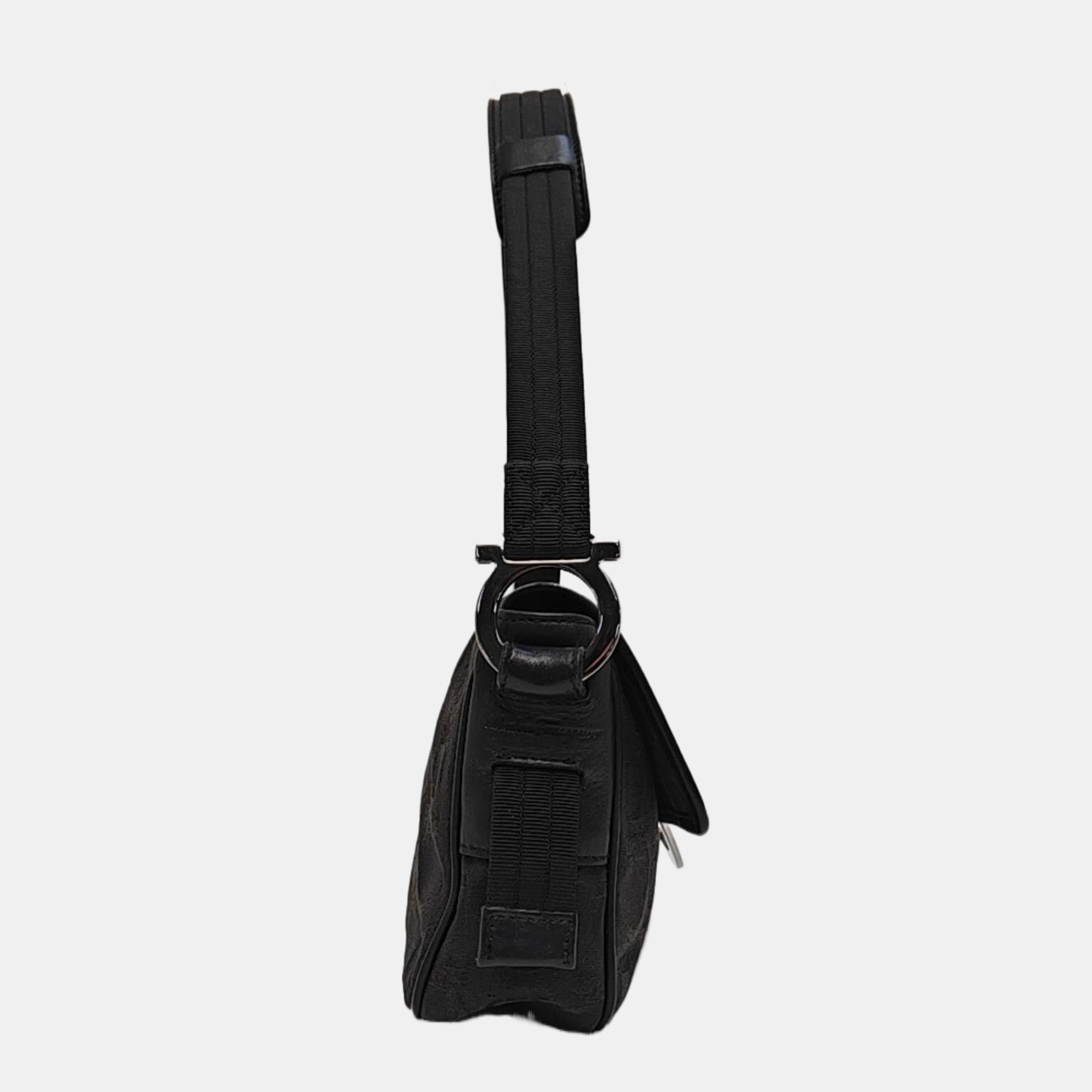 Canvas Black