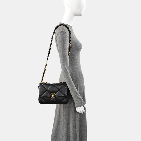 CHANEL 19 Small Quilted Lambskin Black