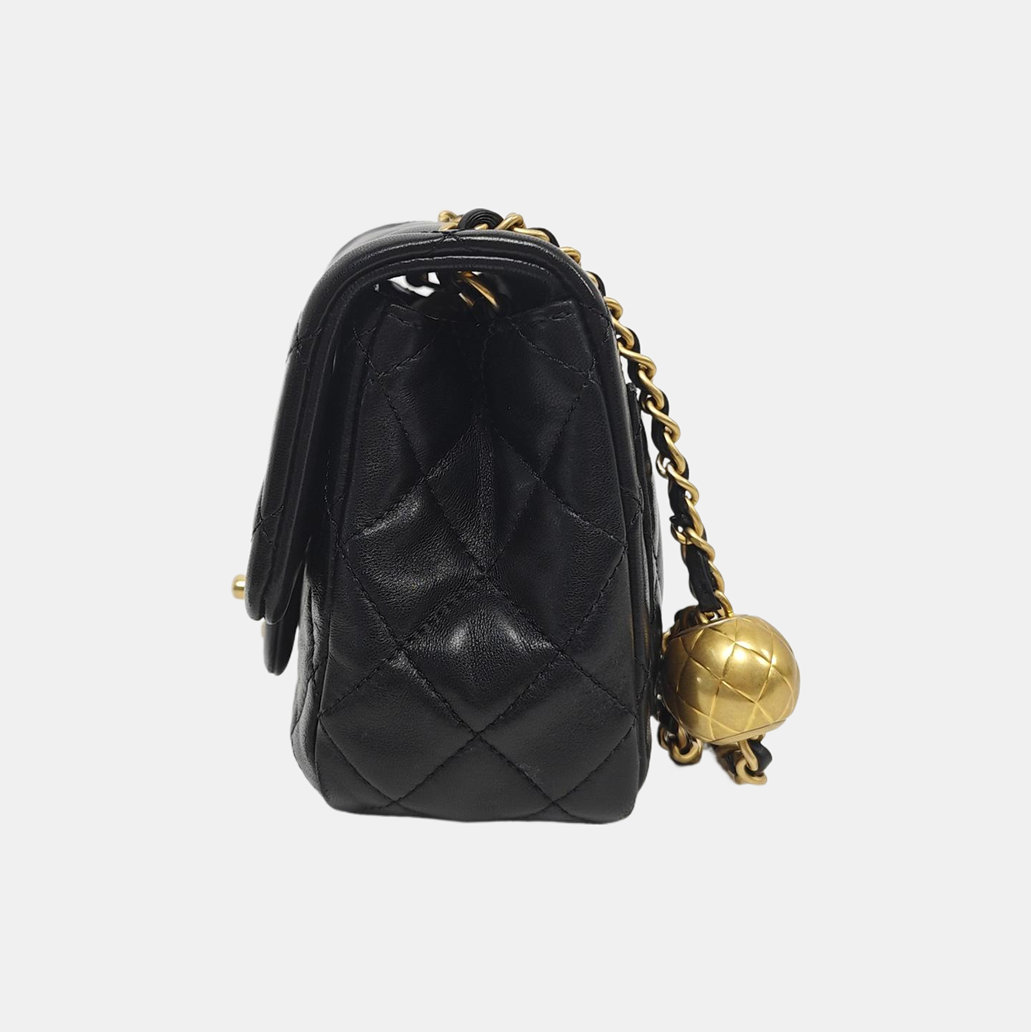 CLASSIC FLAP Mini Quilted Lambskin Black