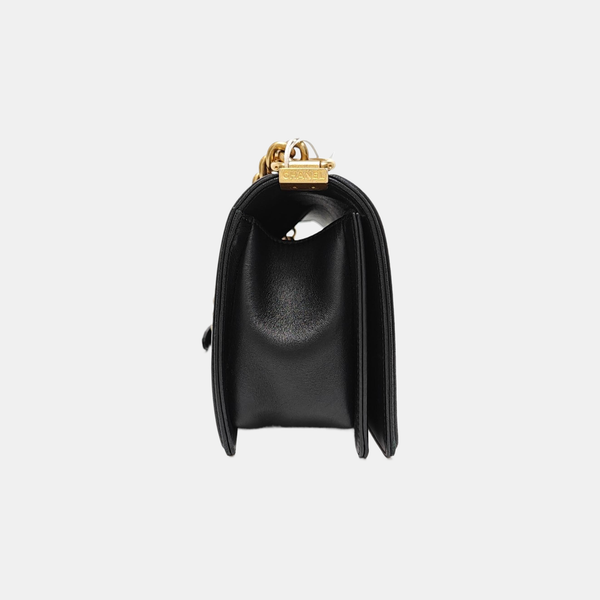 BOY CHANEL Medium Chevron Lambskin Black