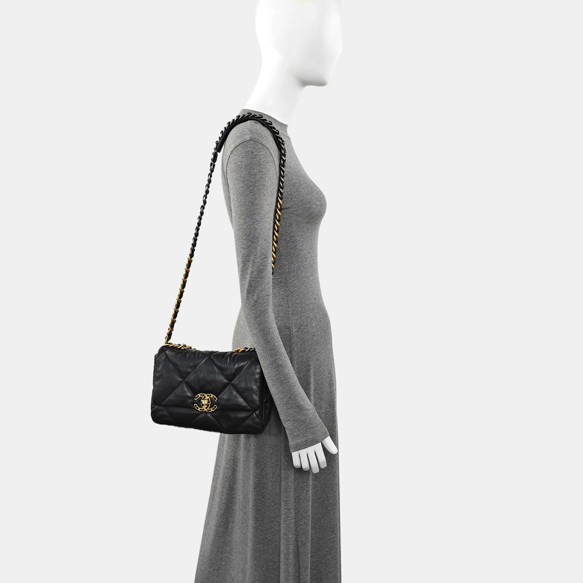 CHANEL 19 Small Quilted Lambskin Black