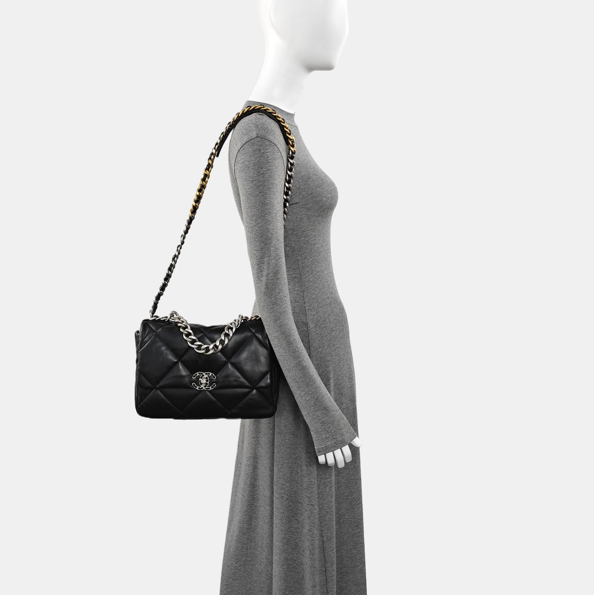CHANEL 19 Medium Quilted Lambskin Black