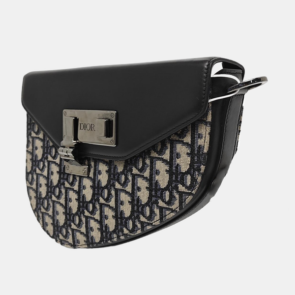 Lock Oblique Canvas Beige