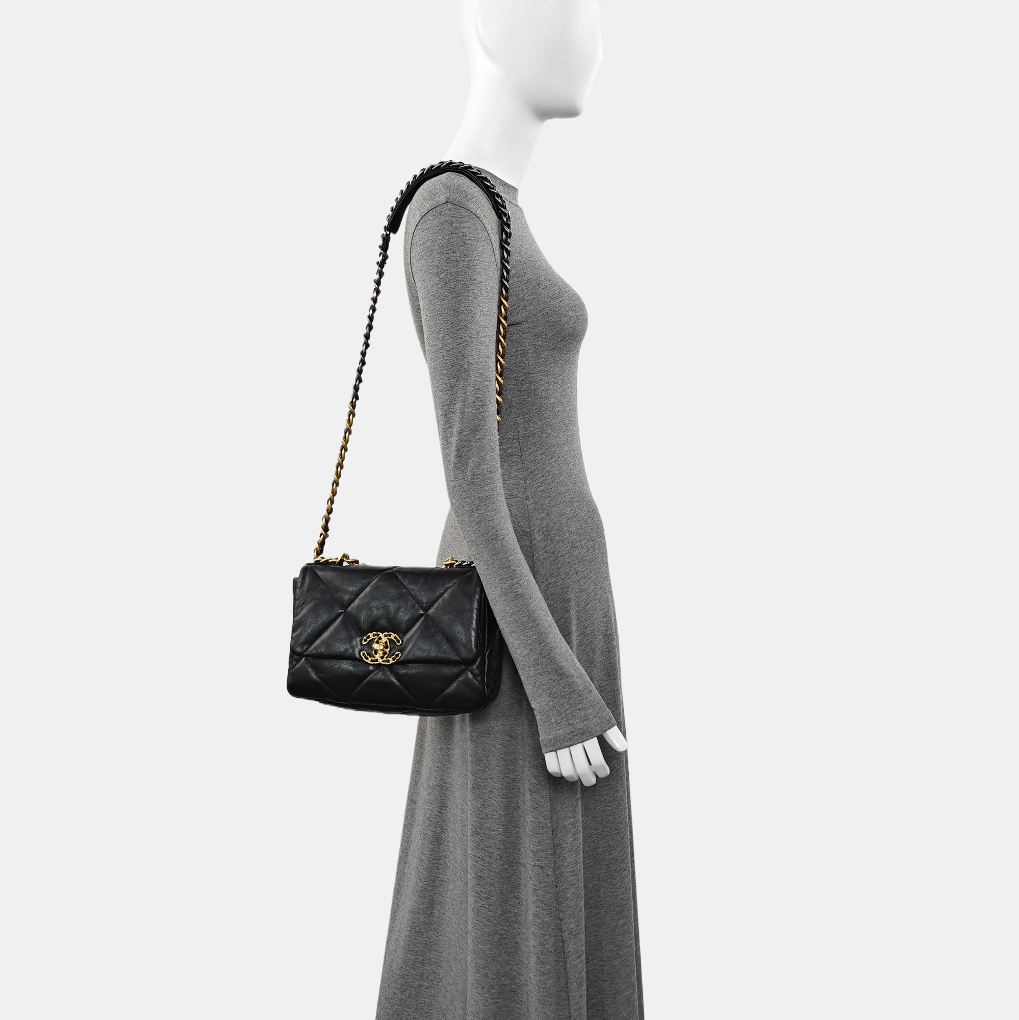 CHANEL 19 Small Quilted Lambskin Black
