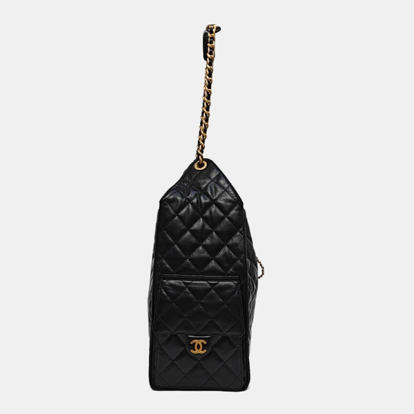 CHANEL 25 Mediano Piel de Becerro Acolchada Negro