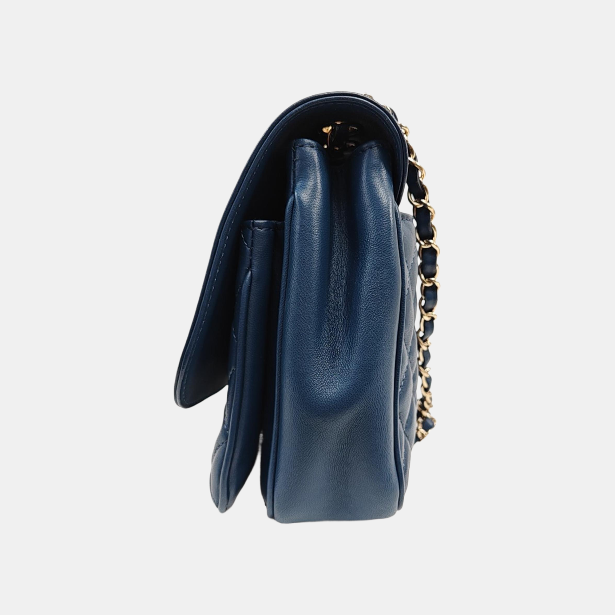 PAGODE Quilted Lambskin Blue